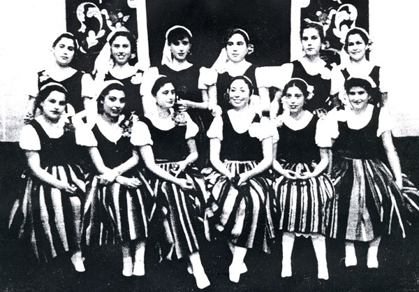 Los primeros miembros de los coros