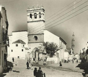 Vista de Padre Jesús y la espadaña 