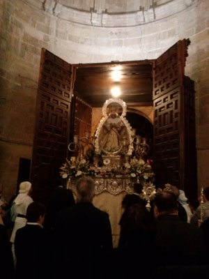 La Virgen en el cancel de la Iglesia